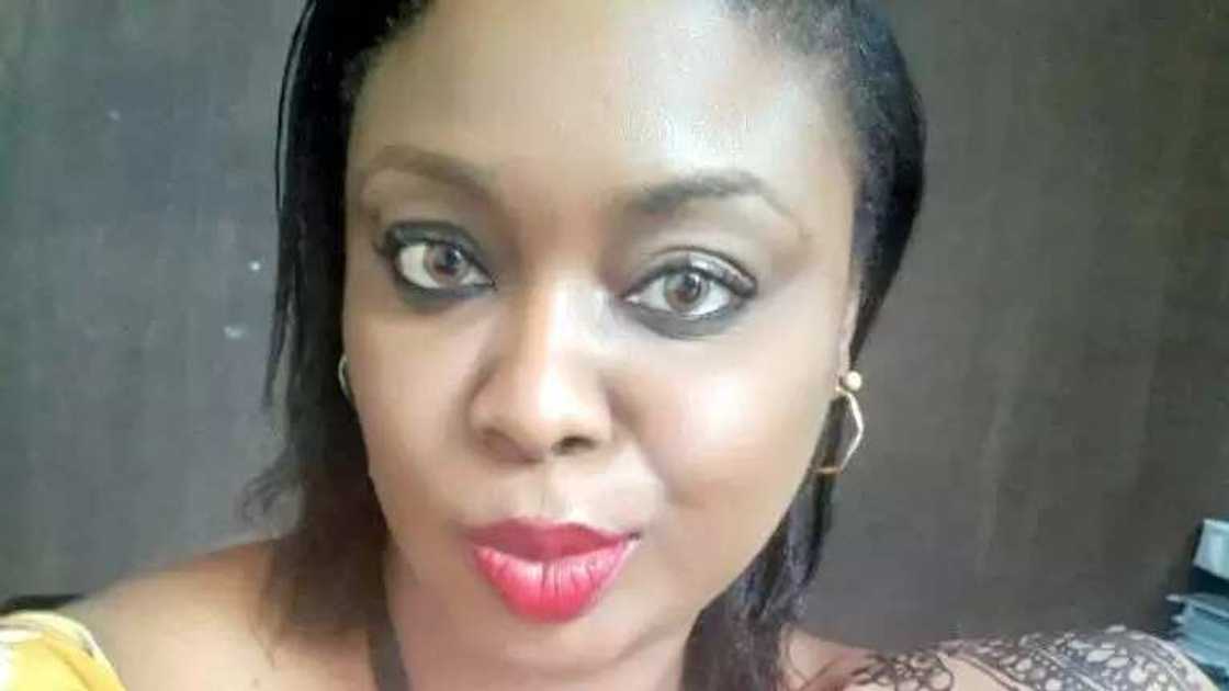 Wata mata ta rasa aikinta bayan sukar Osinbajo da Aisha Buhari Wata mata ta rasa aikinta bayan sukar Osinbajo da Aisha Buhari