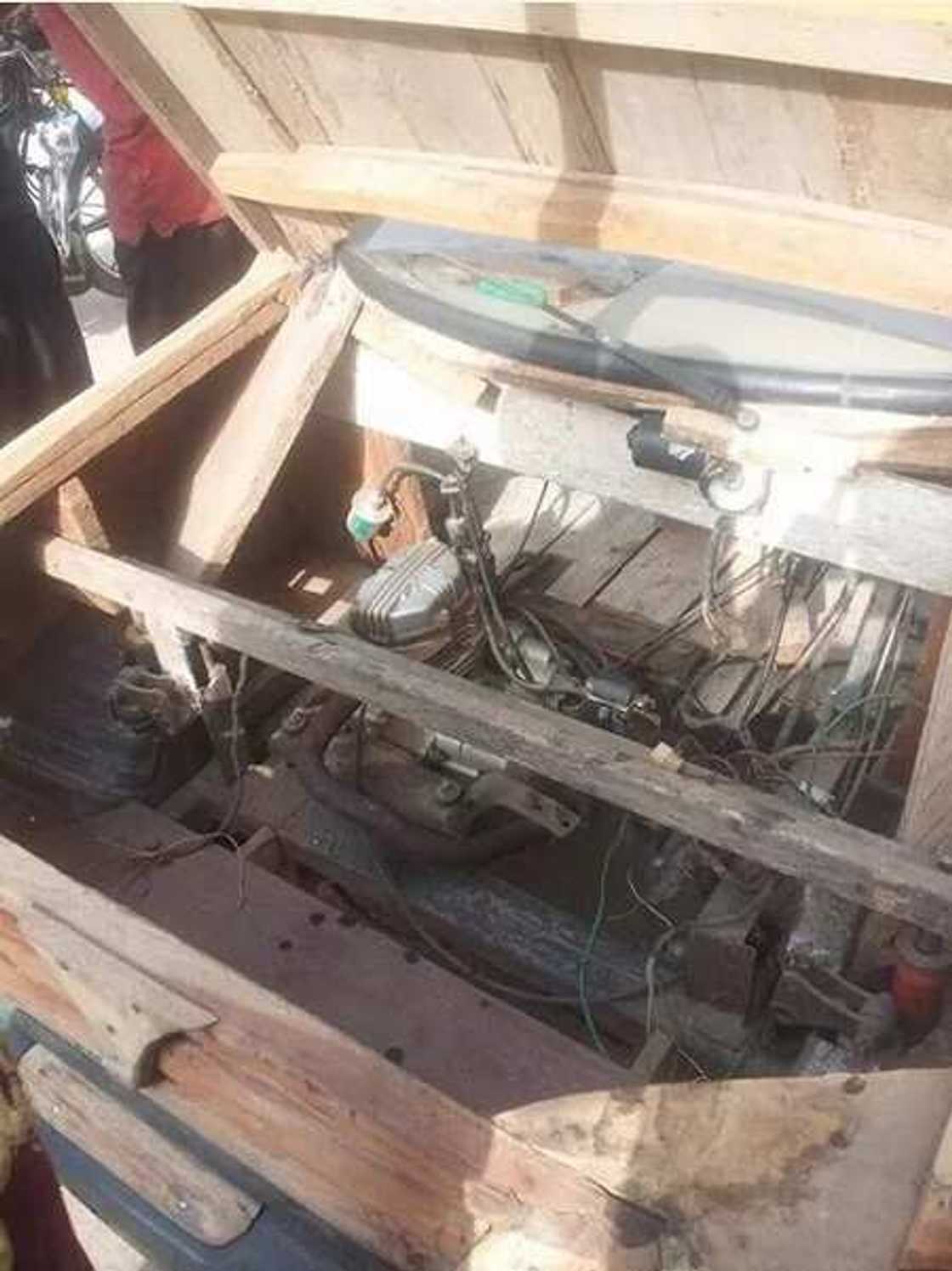 Nigerian constructs a car with wood and motorcycle engine Nigerian constructs a car with wood and motorcycle engine