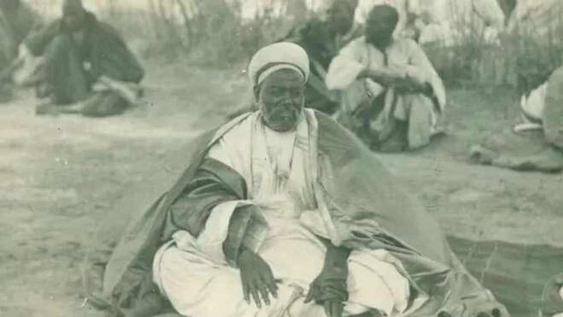 Kundin tarihi: Hotunan masarautar Borno da sarakunan ta na shekaranjiya, jiya da yau Kundin tarihi: Hotunan masarautar Borno da sarakunan ta na shekaranjiya, jiya da yau