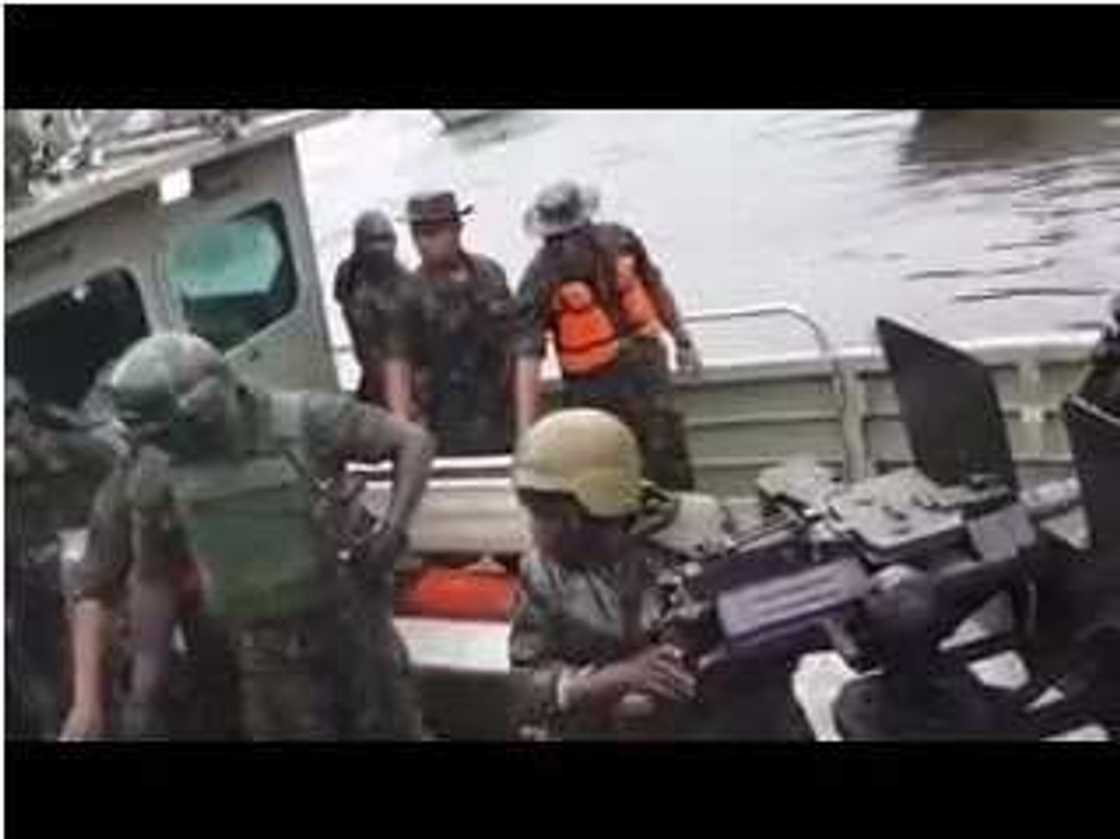 Nigerian army takes over rivers in Niger Delta (Photos, video) Nigerian army takes over rivers in Niger Delta (Photos, video)