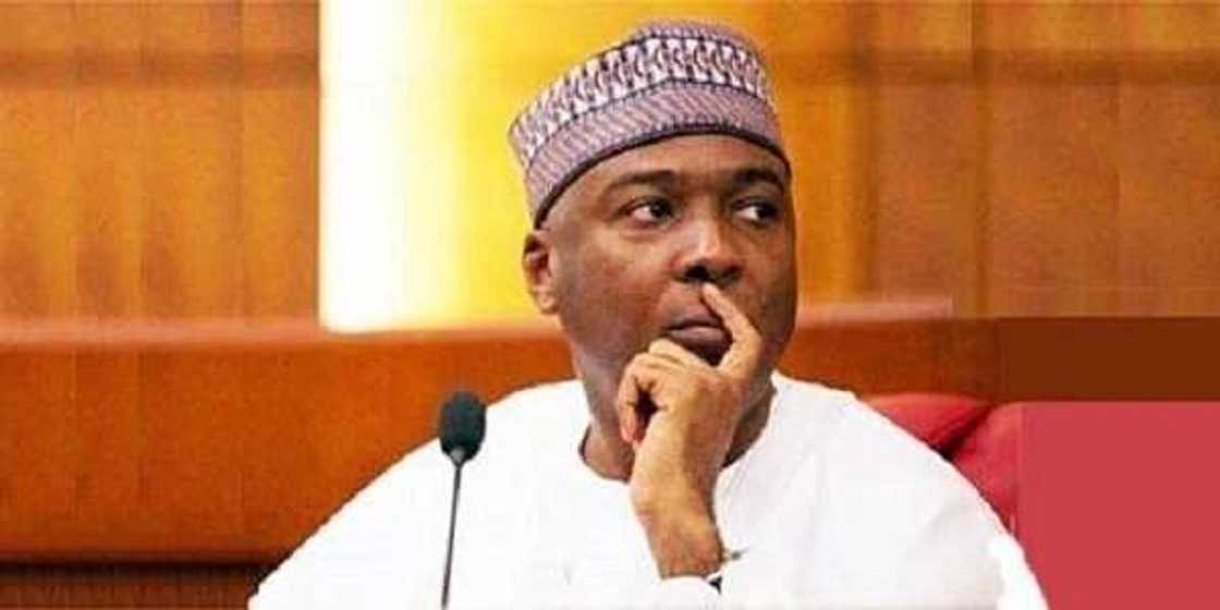 Dan takarar gwamna a jihar Saraki ya fita daga PDP, ya koma APC Dan takarar gwamna a jihar Saraki ya fita daga PDP, ya koma APC