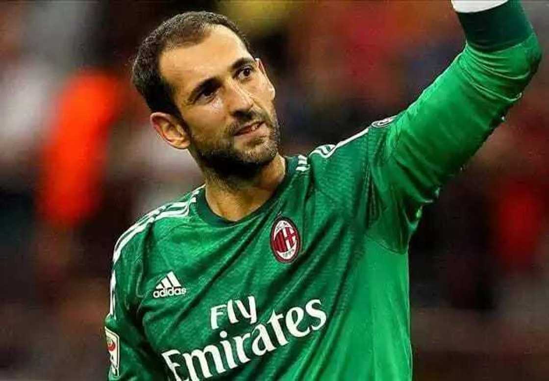 Chelsea na neman Dan wasan Kungiyar AC Milan Chelsea na neman Dan wasan Kungiyar AC Milan