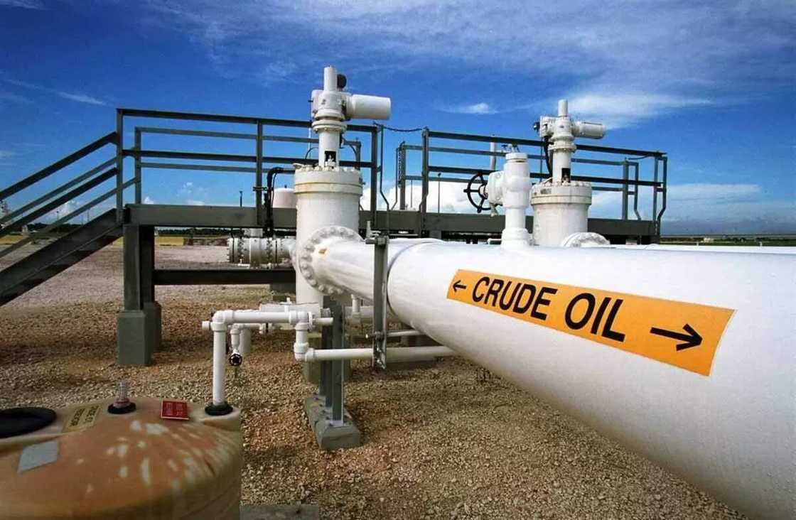 Crude oil extraction Crude oil extraction
