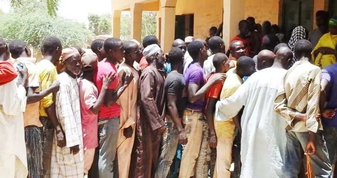 Wajen 1,263 marasa lafiya a yanzu haka suna samun kwayoyi ARV a kan akai-akai a asibitin Wajen 1,263 marasa lafiya a yanzu haka suna samun kwayoyi ARV a kan akai-akai a asibitin