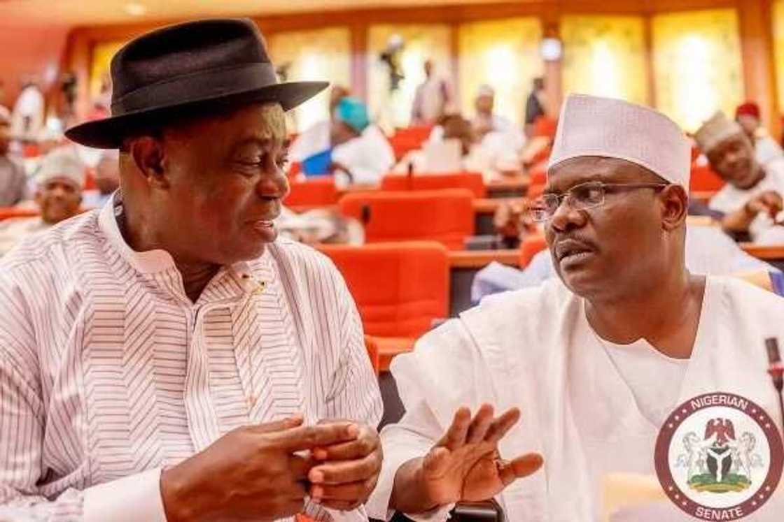 Sanatoci 21 dinnan ne zasu yi sauyin sheka kwanan nan ko da Saraki ko babu Sanatoci 21 dinnan ne zasu yi sauyin sheka kwanan nan ko da Saraki ko babu