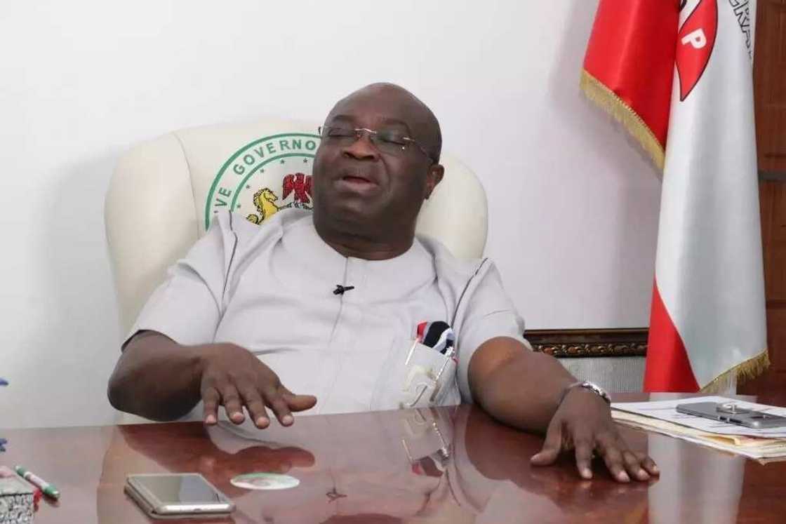 Okezie Ikpeazu: APC denies wooing Abia state governor Okezie Ikpeazu: APC denies wooing Abia state governor
