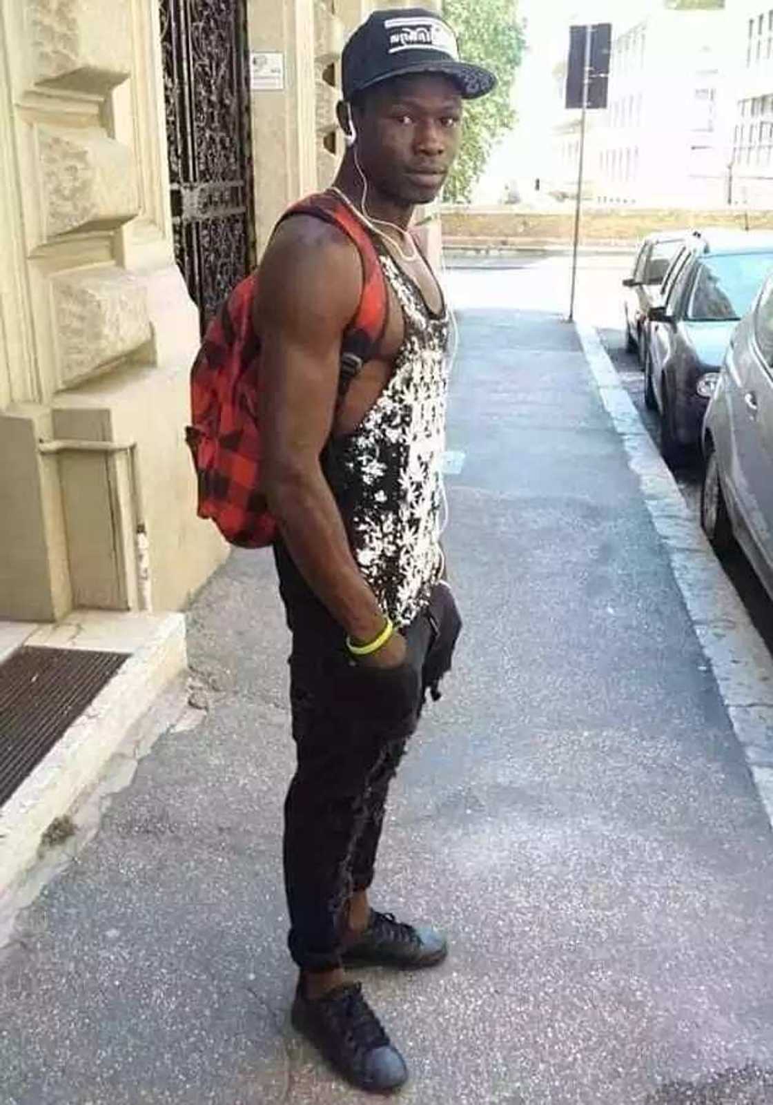 Hero West-African migrant saves 4-year-old child from Paris balcony Hero West-African migrant saves 4-year-old child from Paris balcony