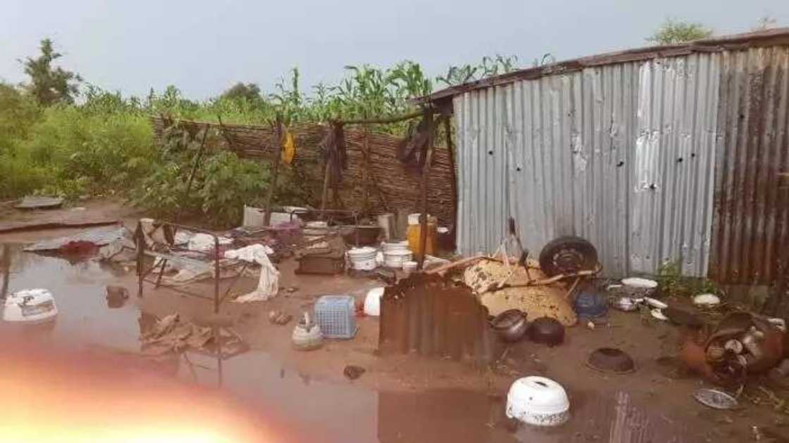 Hotunan artabun da Soji su kayi da Boko Haram yayin da suka ceto mutane 21 da aka sace Hotunan artabun da Soji su kayi da Boko Haram yayin da suka ceto mutane 21 da aka sace