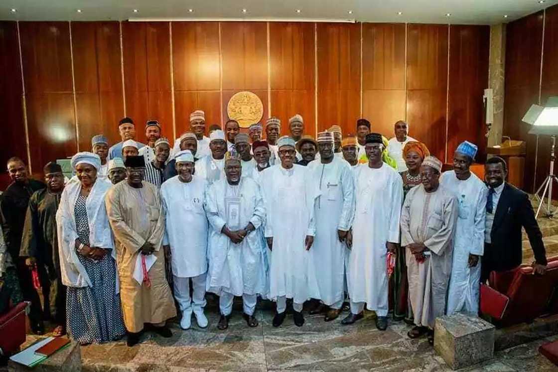 Shugabanin kungiyar masoya Buhari sun kai ziyara fadar gwamnati, kalli hotuna Shugabanin kungiyar masoya Buhari sun kai ziyara fadar gwamnati, kalli hotuna