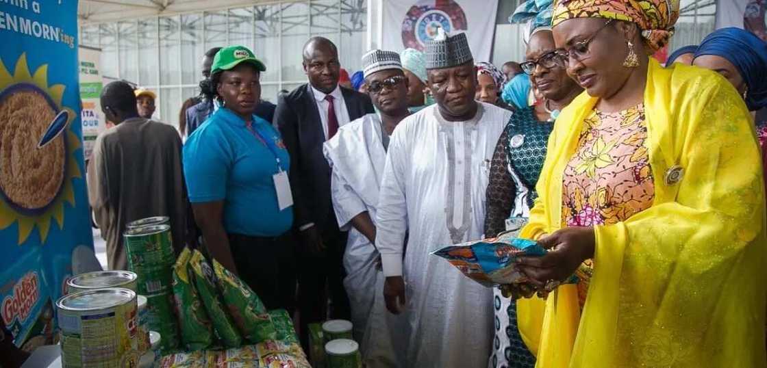 Ku zo mu hada hannu tare mu yaki ciwon yunwa- Aisha Buhari Ku zo mu hada hannu tare mu yaki ciwon yunwa- Aisha Buhari