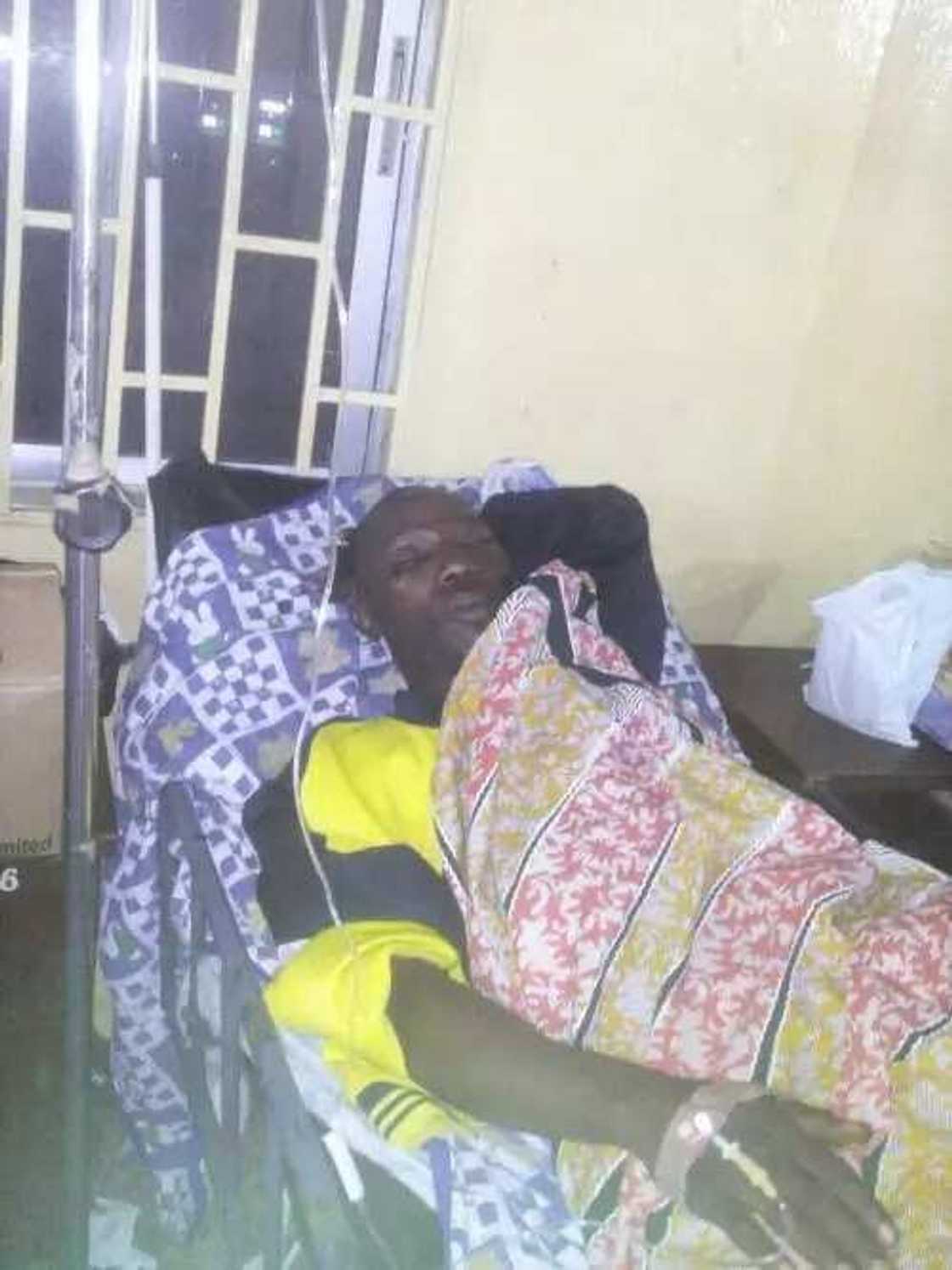 Soldiers pluck out eye of road safety official (photos) Soldiers pluck out eye of road safety official (photos)