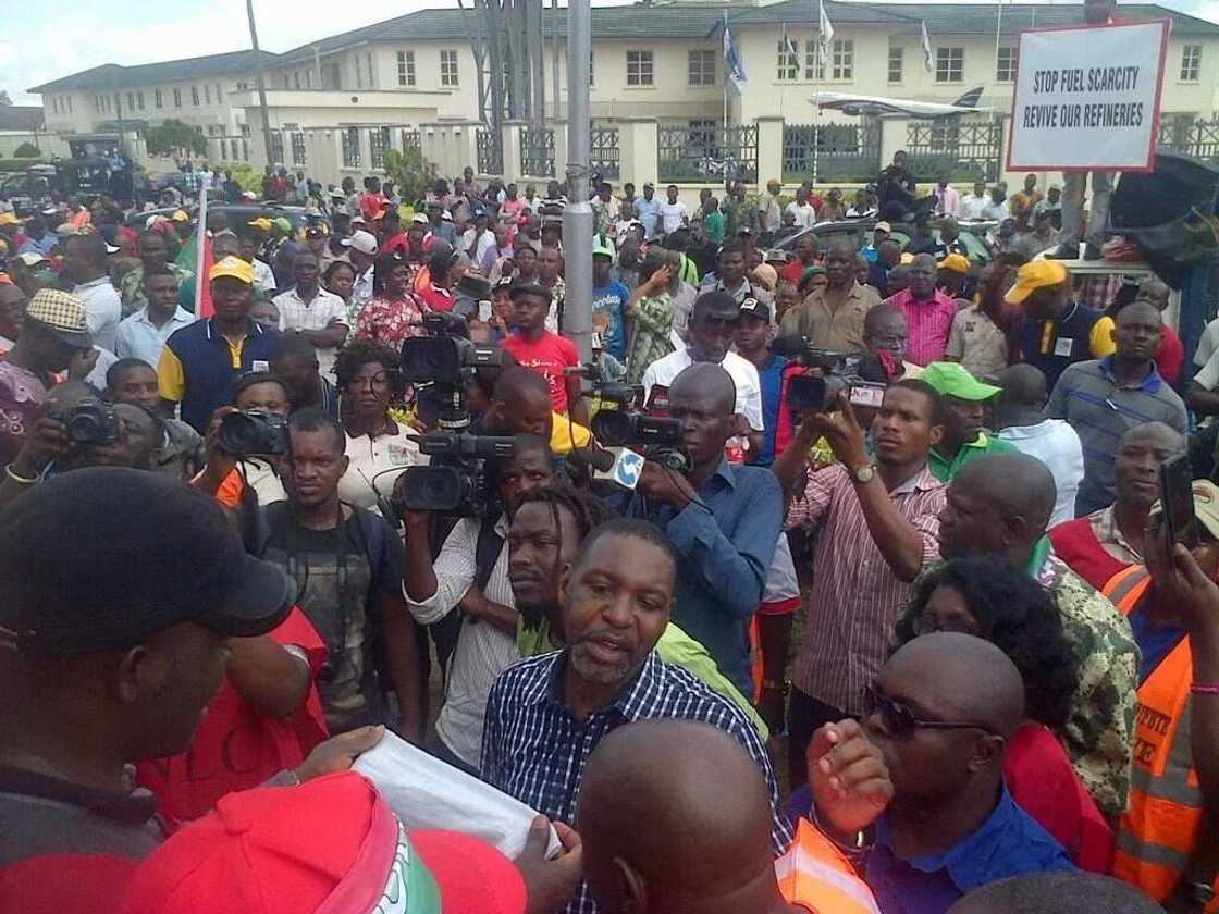NLC members, police clash (photos) NLC members, police clash (photos)