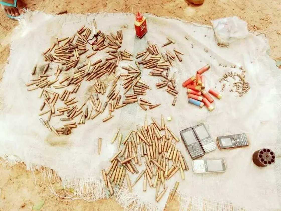 Nigerian army nabs notorious spiritual leader of militia in Nasarawa (photos) Nigerian army nabs notorious spiritual leader of militia in Nasarawa (photos)