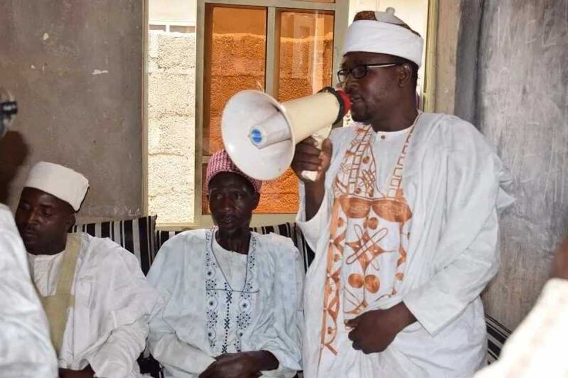 Gwamna El-Rufai ya amsa kiran mutanen Hayin Mallam Bello Gwamna El-Rufai ya amsa kiran mutanen Hayin Mallam Bello