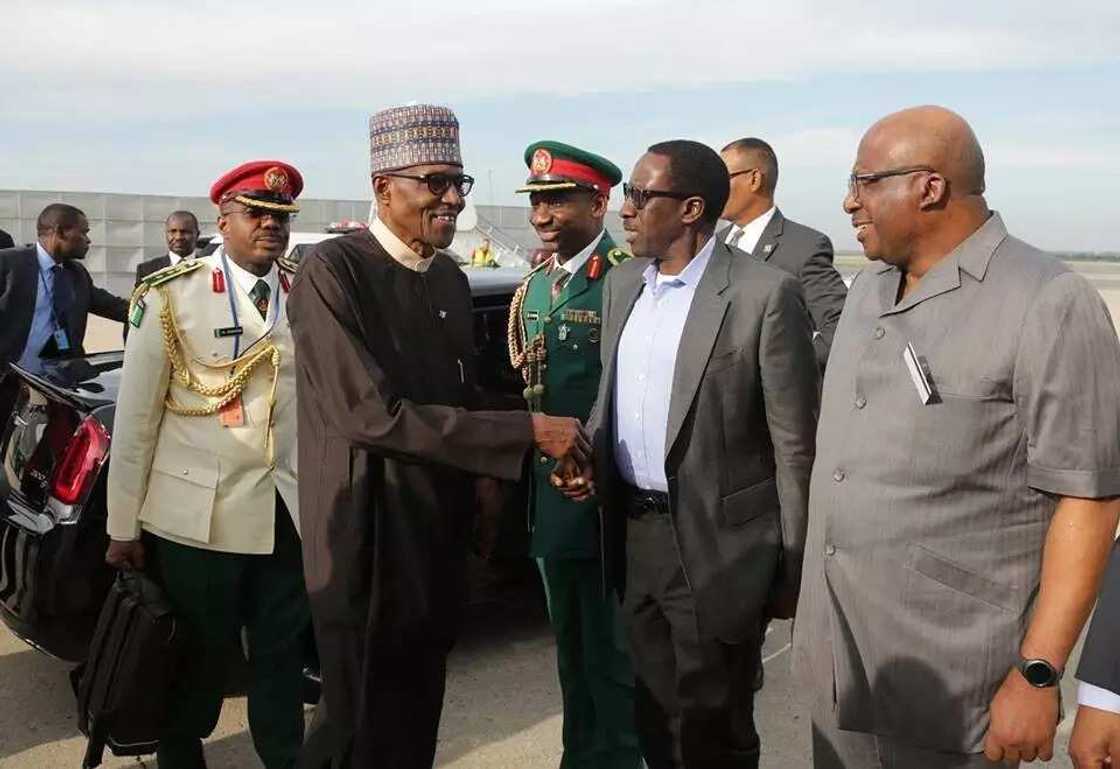 President Buhari jets to New York for medical appointment in London (photos) President Buhari jets to New York for medical appointment in London (photos)