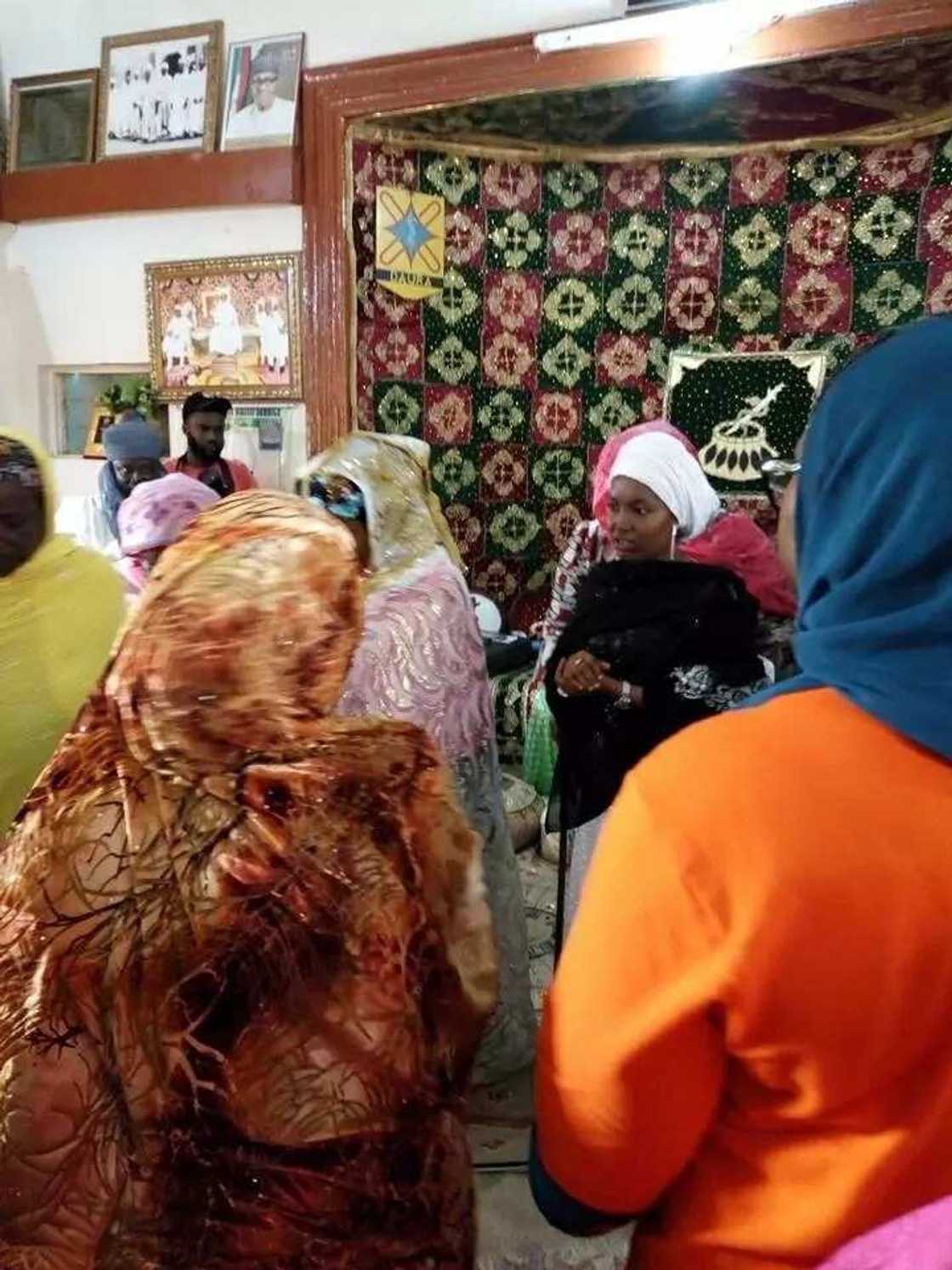 Sarkin Daura ya ba diyar Buhari Sarautar gargajiya ta 'Bungel Lamidon Daura' Sarkin Daura ya ba diyar Buhari Sarautar gargajiya ta 'Bungel Lamidon Daura'