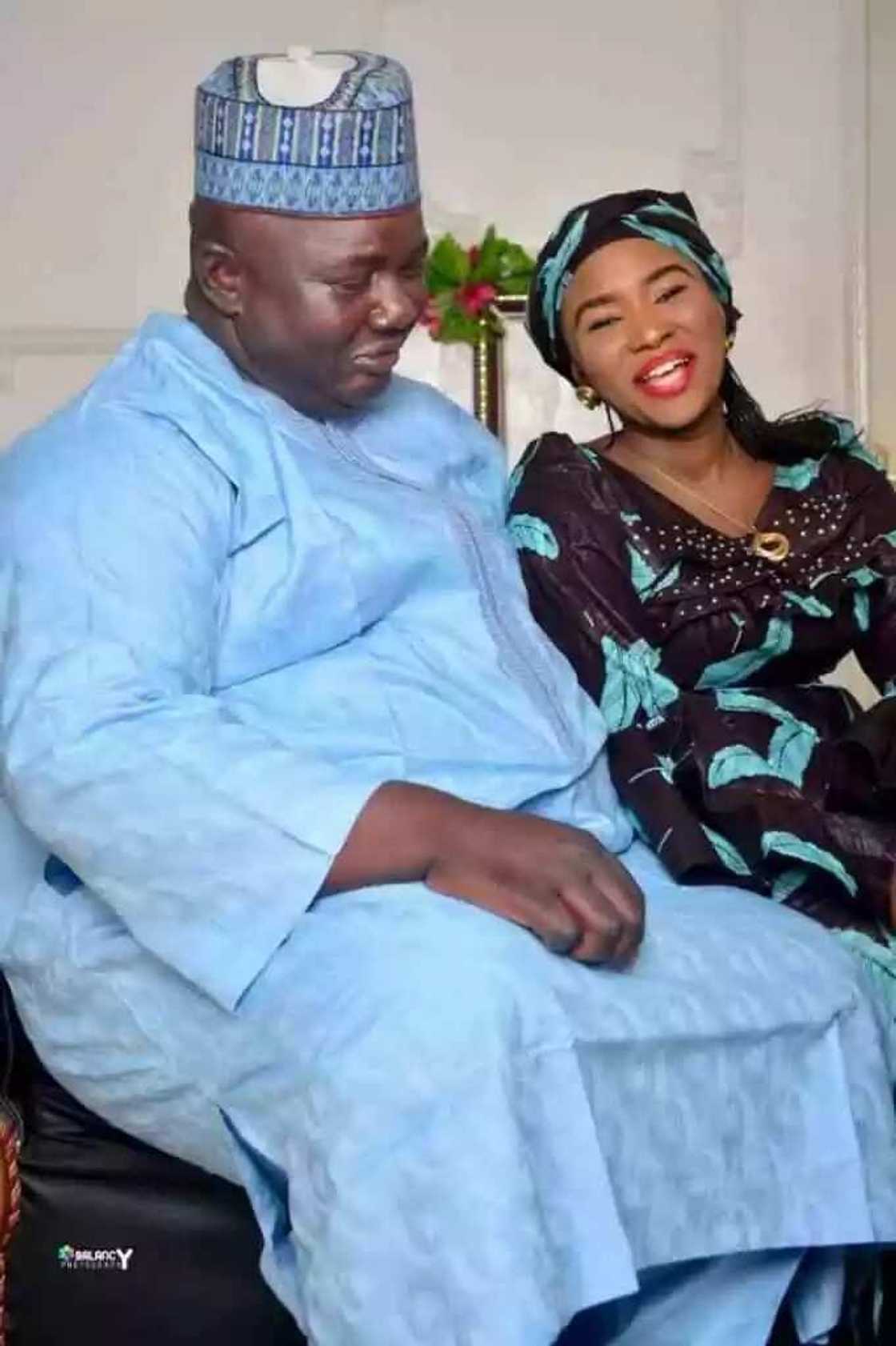 Wasu hotunan kafin aure na Hausawa da su kayi ta jawo cece-kuce a shafukan sada zumunta Wasu hotunan kafin aure na Hausawa da su kayi ta jawo cece-kuce a shafukan sada zumunta