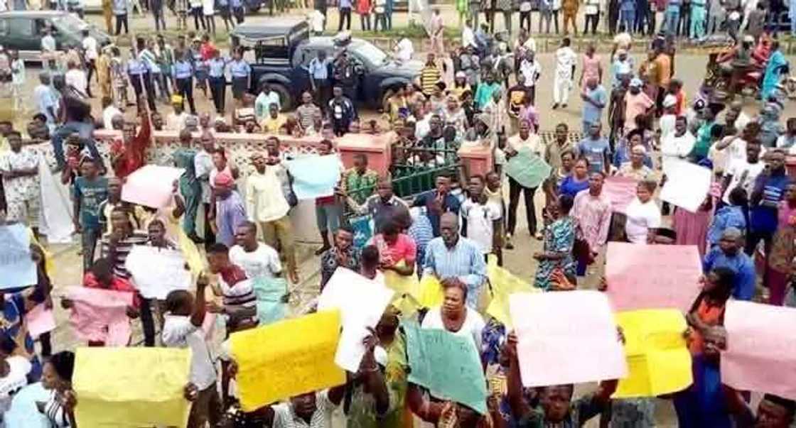 Rigimar APC: An yi zanga-zanga a Neja saboda wasu sun rasa tikitin takara Rigimar APC: An yi zanga-zanga a Neja saboda wasu sun rasa tikitin takara