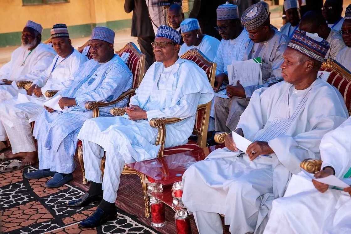 President Buhari arrives polling unit for APC ward congress in Daura President Buhari arrives polling unit for APC ward congress in Daura