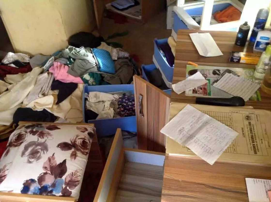 Soldiers search Catholic church and priest's house for weapons, Nigerians react (see photos) Soldiers search Catholic church and priest's house for weapons, Nigerians react (see photos)