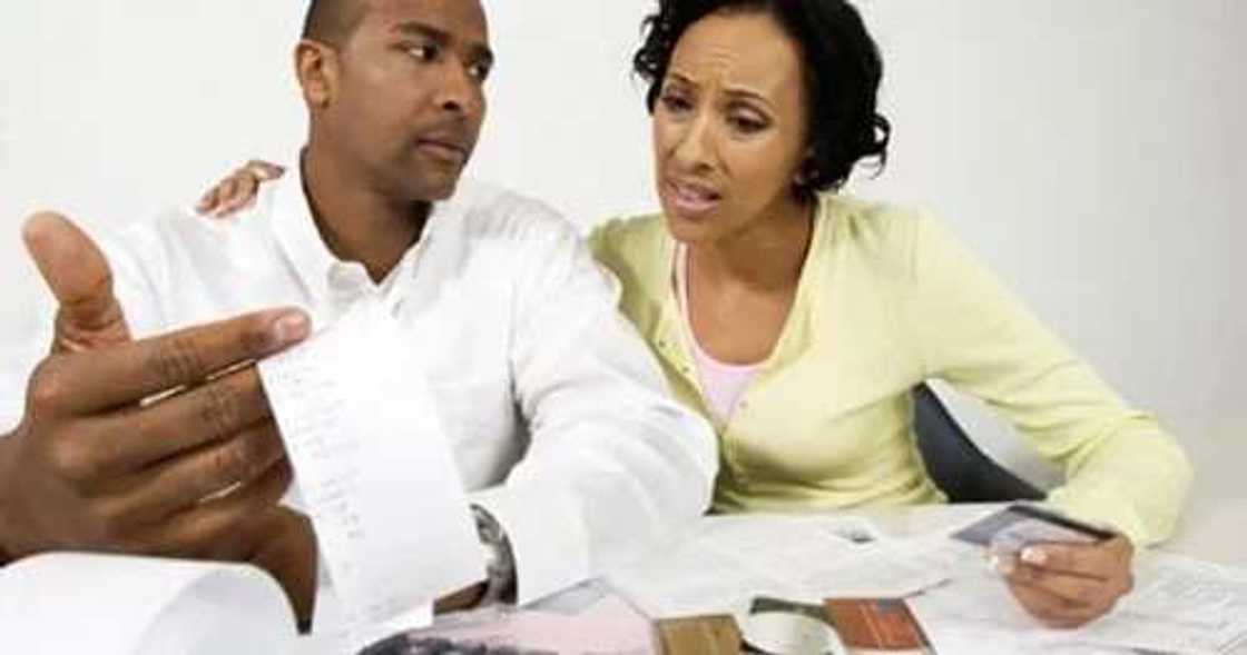 5 signs your husband is very stingy 5 signs your husband is very stingy