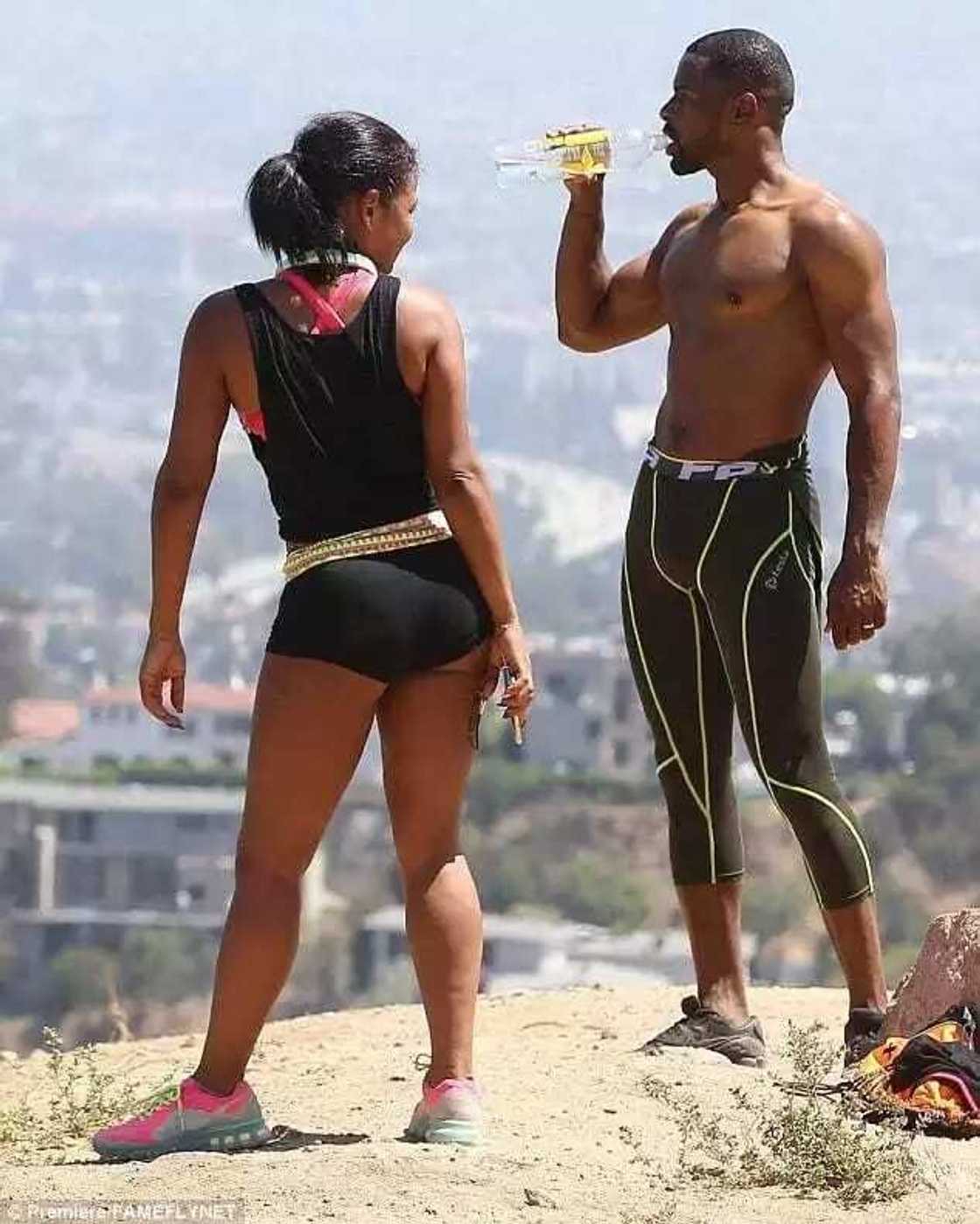 Christina Milan ta sanya hotunanta Christina Milan ta sanya hotunanta