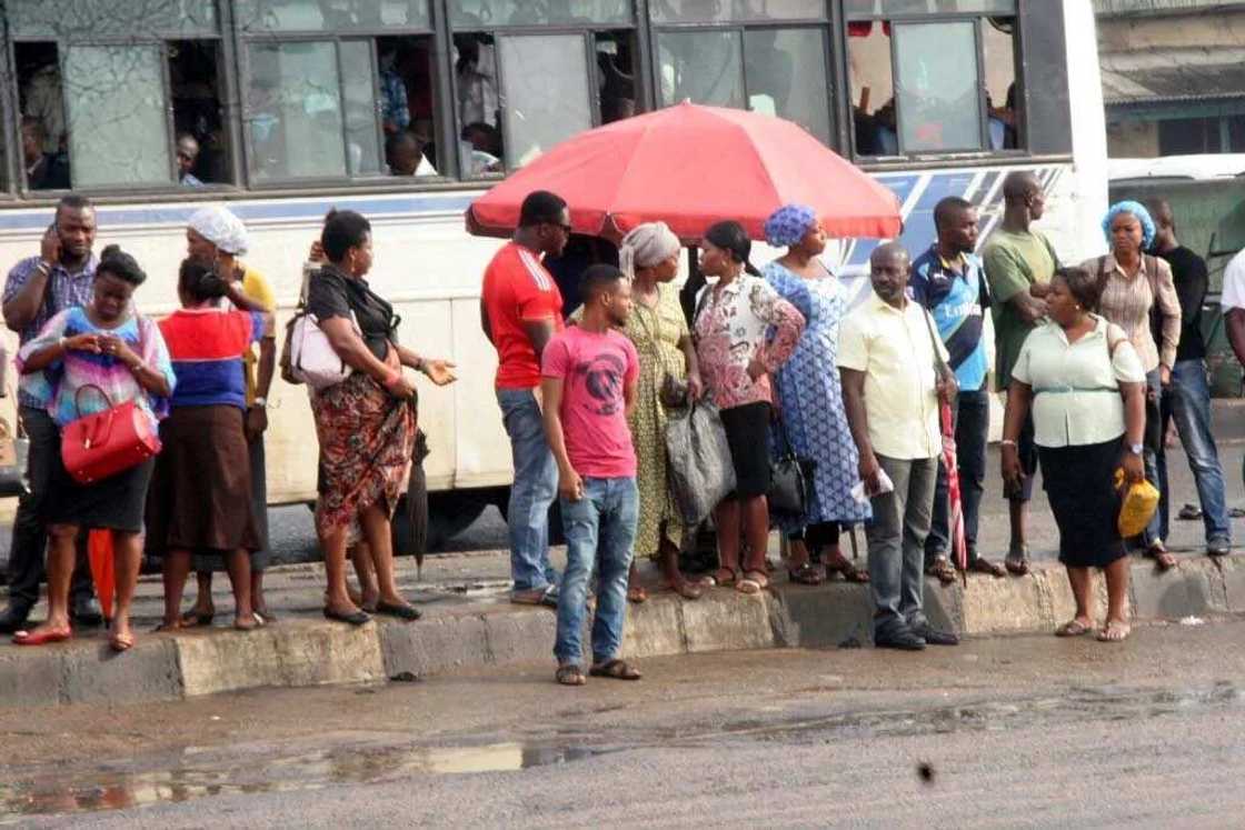 (Photos) Lagosians Wait Long Hours For BRT Bus