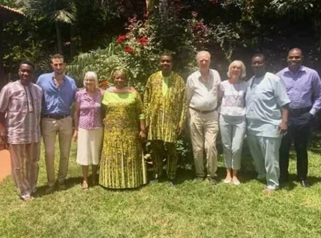 Excited Oyinbo Couple Hosted Pastor Adeboye and His Wife In Israel (Photos) Excited Oyinbo Couple Hosted Pastor Adeboye and His Wife In Israel (Photos)