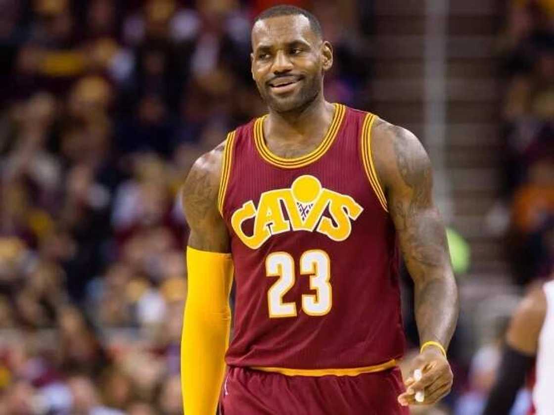 LeBron James buys new mansion in Brentwood for $23M (photos) LeBron James buys new mansion in Brentwood for $23M (photos)