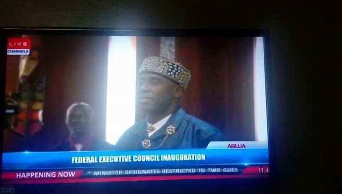 FLASH: Fashola Sworn In As Power, Works & Housing Minister