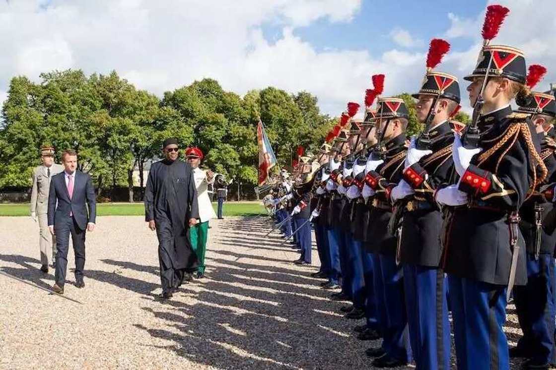 Buhari Meets With Hollande In Paris Buhari Meets With Hollande In Paris