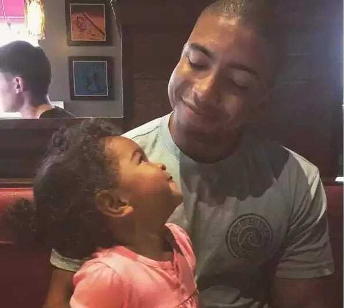 Kyawawan yanayi guda 7 da Uba da 'Yarsa suke samun nishadi Kyawawan yanayi guda 7 da Uba da 'Yarsa suke samun nishadi