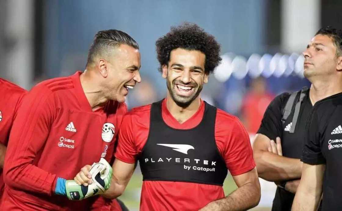 Egypt squad fly to Russia with Mohamed Salah after training