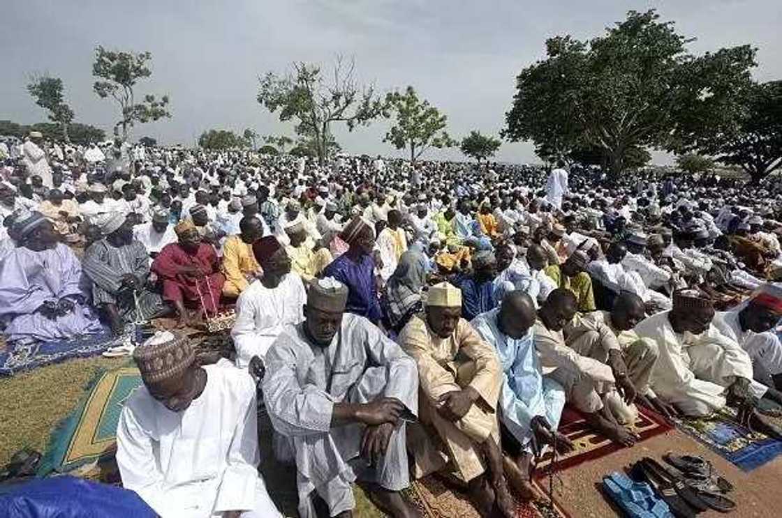 Babban Sallah: Kakakin majalisar Oyo ya bukaci Musulmai da suyi adu’a domin yin zabe cikin lumana a 2019 Babban Sallah: Kakakin majalisar Oyo ya bukaci Musulmai da suyi adu’a domin yin zabe cikin lumana a 2019