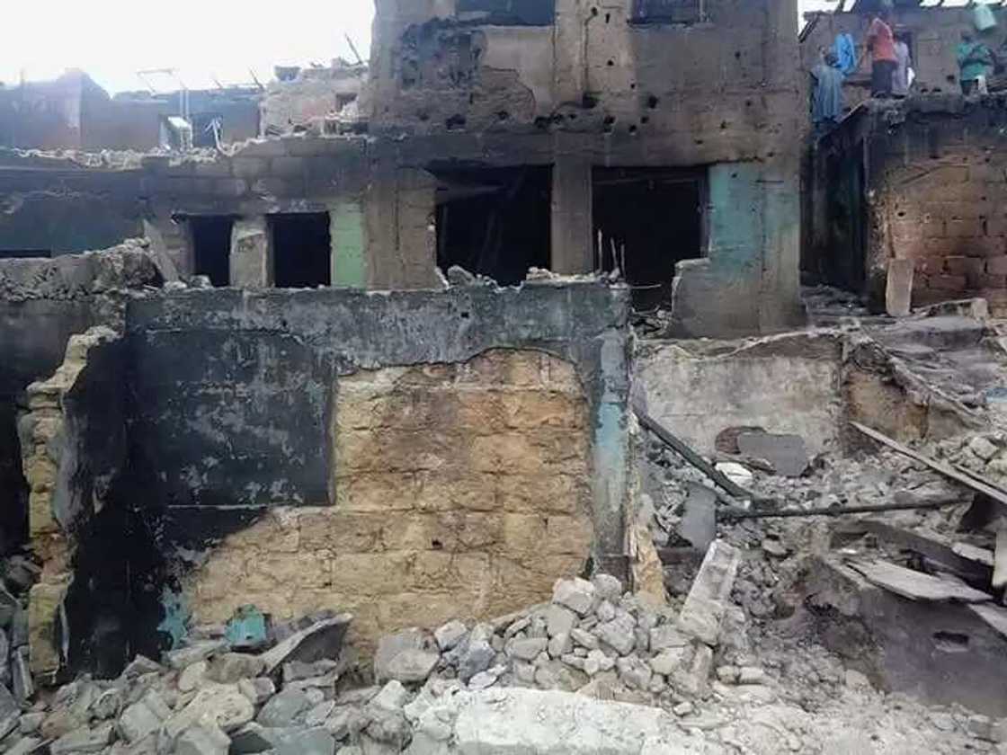 Kalli yadda mummunar gobara ta mayar da kasuwar Hausawa ta Mile 12 a Legas Kalli yadda mummunar gobara ta mayar da kasuwar Hausawa ta Mile 12 a Legas