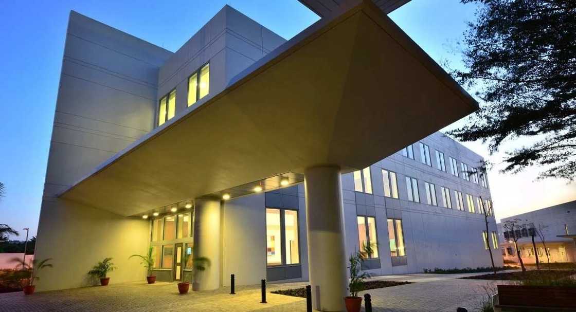 Which embassy in Abuja is recruiting? Which embassy in Abuja is recruiting?