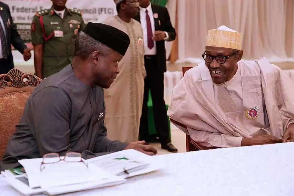 Yadda firar Buhari da Osinbajo ta kasance a tarho kafin korar Lawal Daura