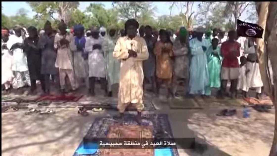 Boko haram sun aika sako ga Buhari cikin wani sabon bidiyo Boko haram sun aika sako ga Buhari cikin wani sabon bidiyo