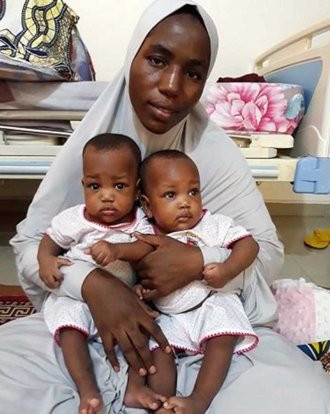 ‘Yan biyu kyautar Allah: Kwararrun Likitocin Najeriya sun samu nasarar raba wasu ‘yan biyu da aka haifa tare ‘Yan biyu kyautar Allah: Kwararrun Likitocin Najeriya sun samu nasarar raba wasu ‘yan biyu da aka haifa tare