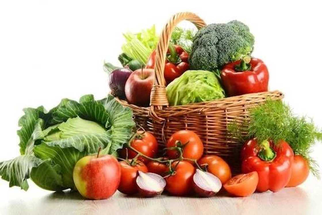 Kiwon lafiya: Dubi Jerin sunayen abinci da ba zai cika muku ciki ko kara maku kiba ba Kiwon lafiya: Dubi Jerin sunayen abinci da ba zai cika muku ciki ko kara maku kiba ba