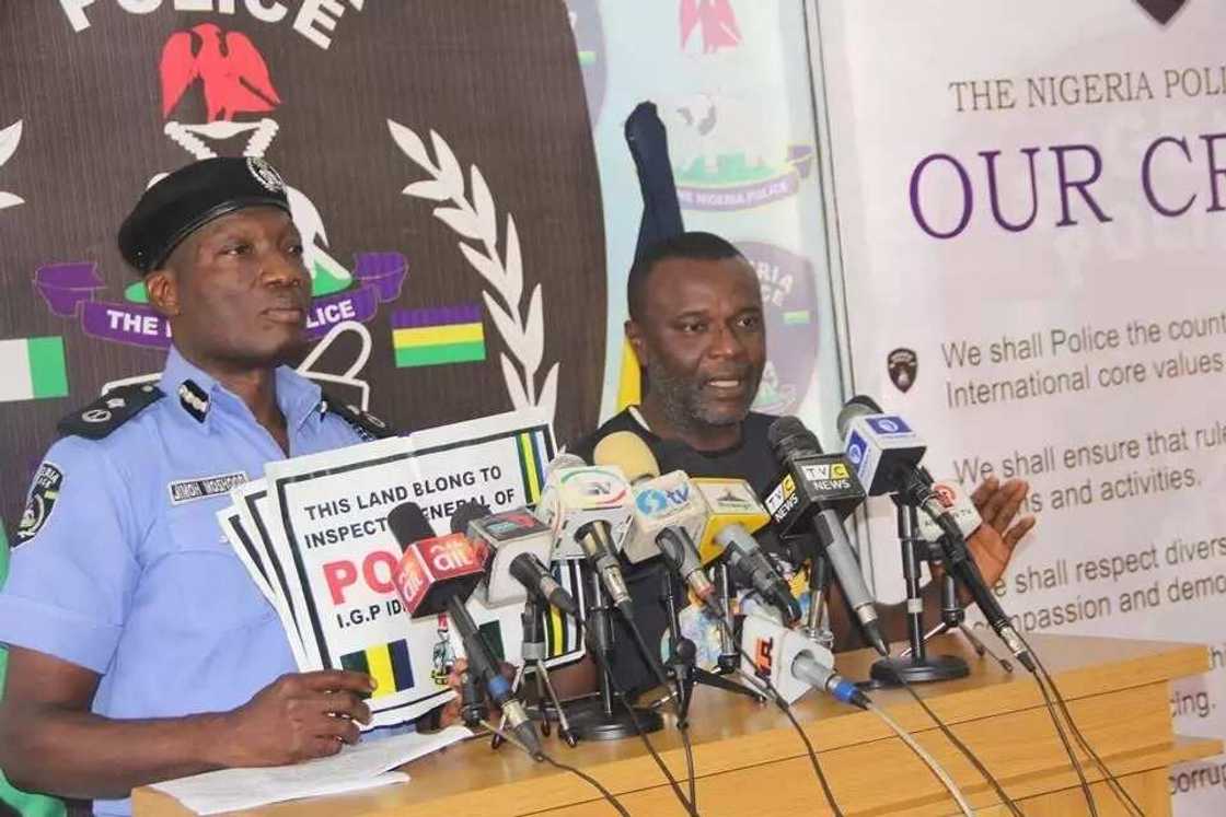 An cafke wasu masu yiwa shugaban 'yan sanda kazafi An cafke wasu masu yiwa shugaban 'yan sanda kazafi