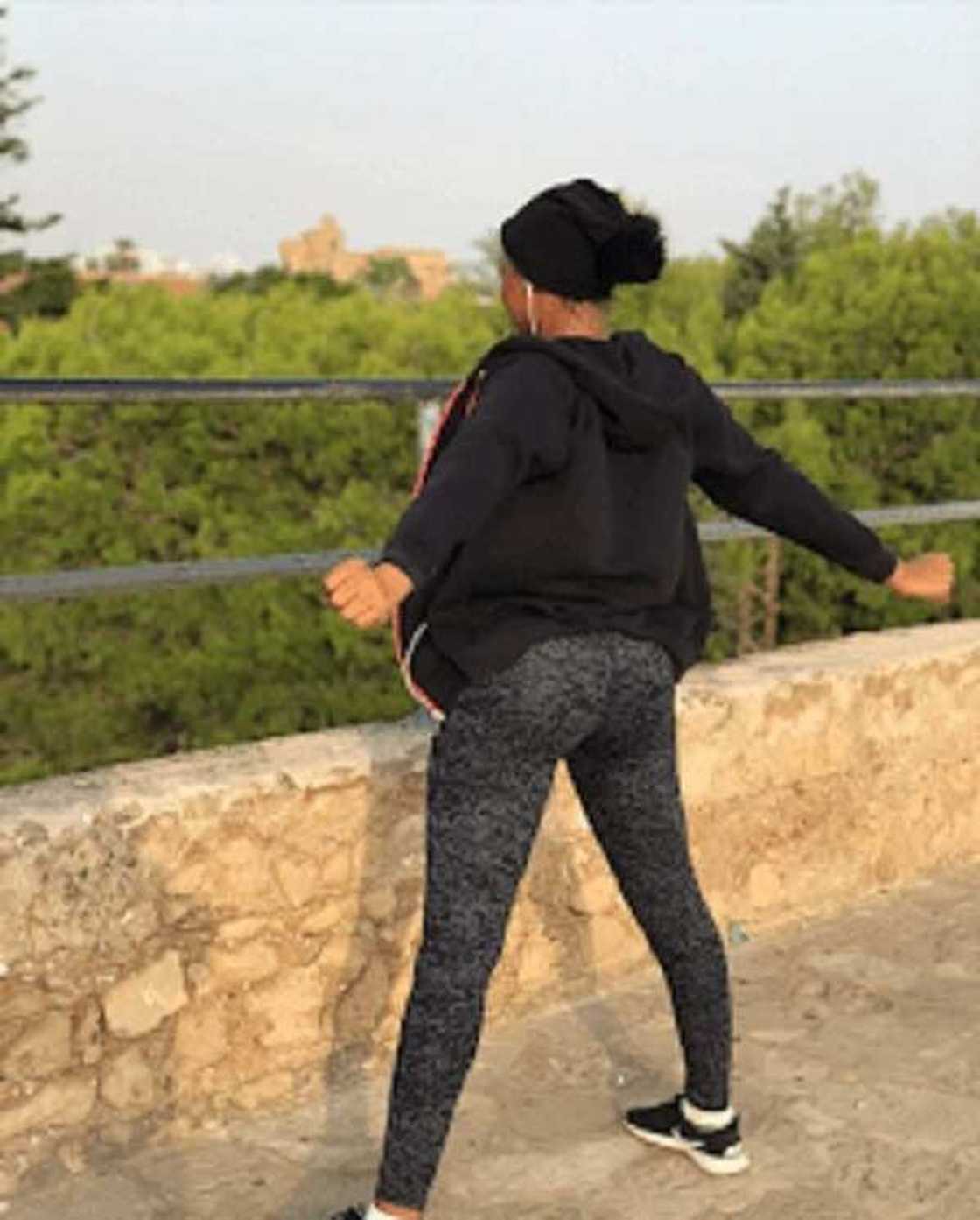 Hotunan jaruma Rahama Sadau na motsa jiki sun gigita maza Hotunan jaruma Rahama Sadau na motsa jiki sun gigita maza