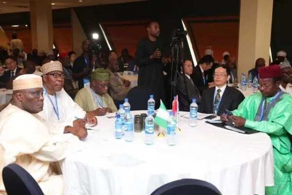 Kar-ta-san-kar: Atiku da Obasanjo sun hadu a Abuja, kalli hotuna Kar-ta-san-kar: Atiku da Obasanjo sun hadu a Abuja, kalli hotuna