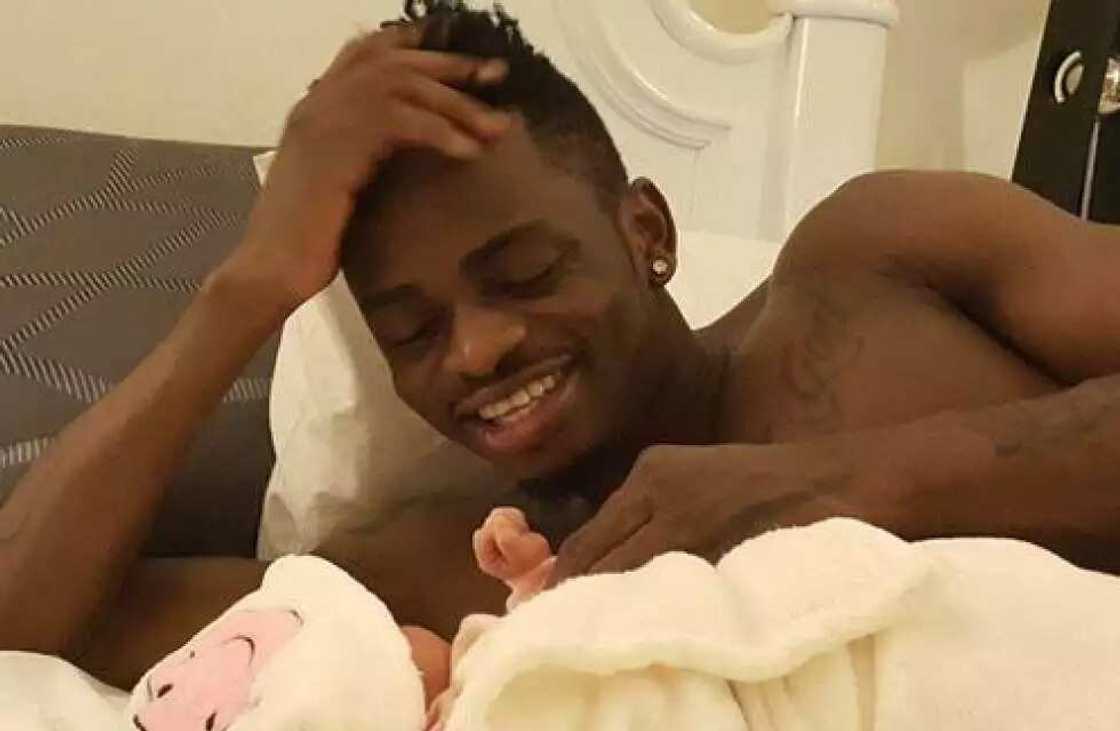 Bank Pays Popular Singer Millions To Unveil Baby Face Bank Pays Popular Singer Millions To Unveil Baby Face