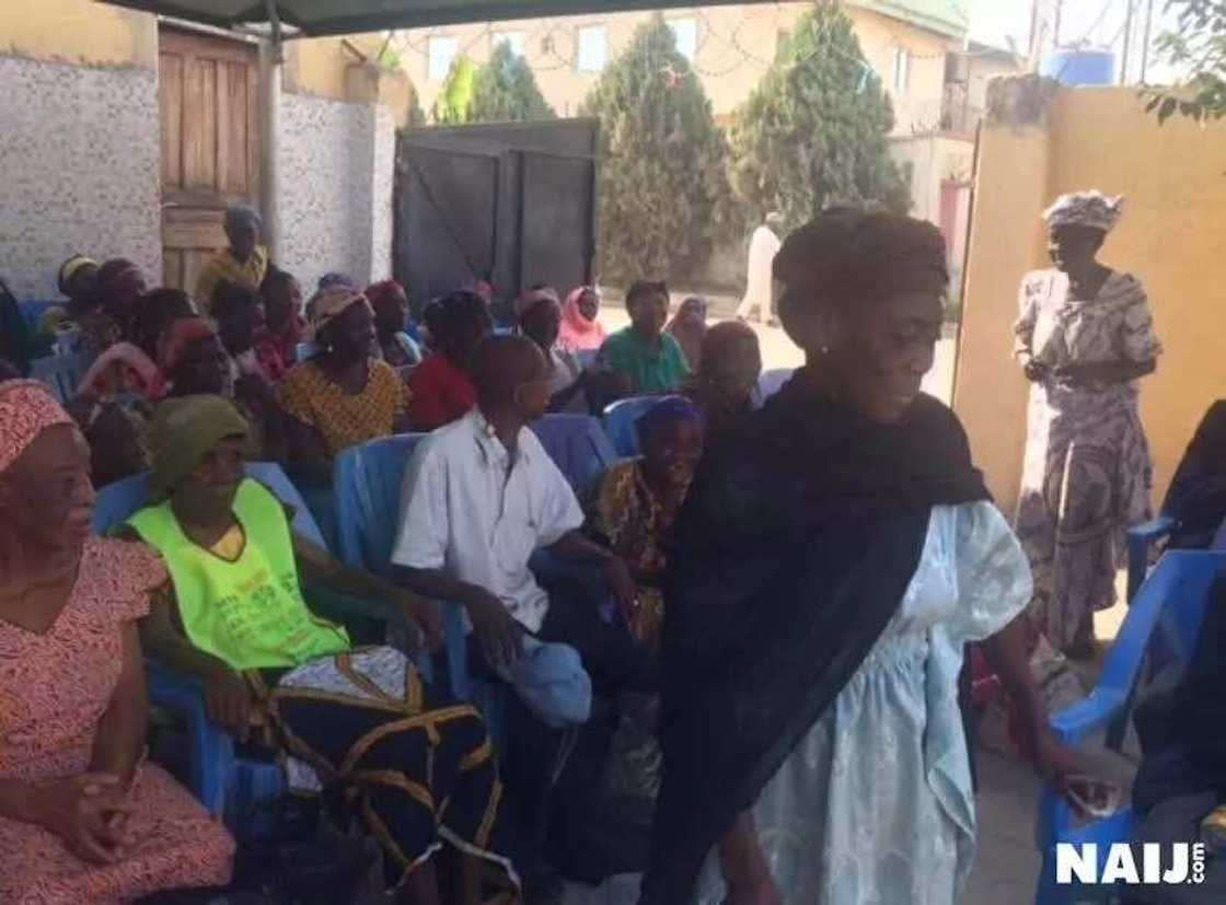 Students pay visit to old people's home in Abuja Students pay visit to old people's home in Abuja