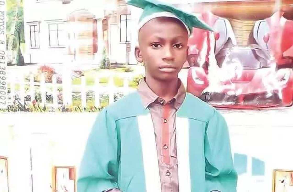 Soyayyar uwa ya rikide: Wata Uwa ta hallakan Danta da wuta kan wayar Salula Soyayyar uwa ya rikide: Wata Uwa ta hallakan Danta da wuta kan wayar Salula