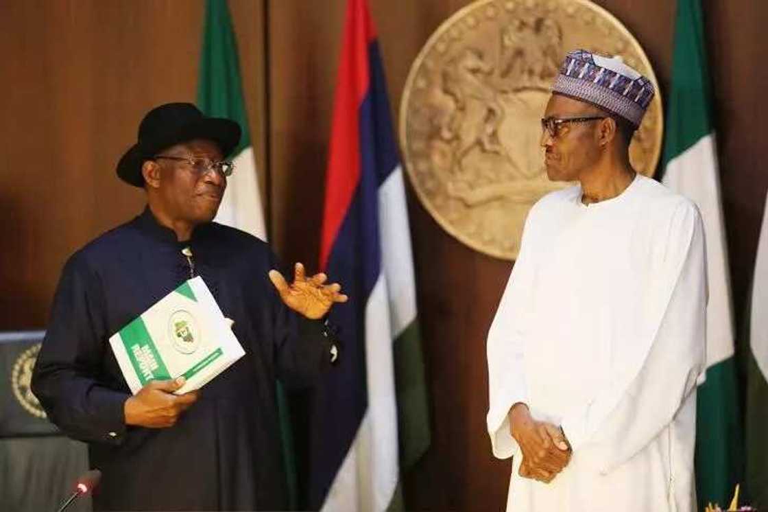 Sunaye 17 da suke nuna alakar kabilanci wajen nade-nade a kamfanin NNPC na lokacin Buhari da Jonathan Sunaye 17 da suke nuna alakar kabilanci wajen nade-nade a kamfanin NNPC na lokacin Buhari da Jonathan