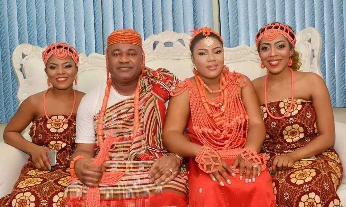 Bead designs for traditional wedding in Nigeria Bead designs for traditional wedding in Nigeria