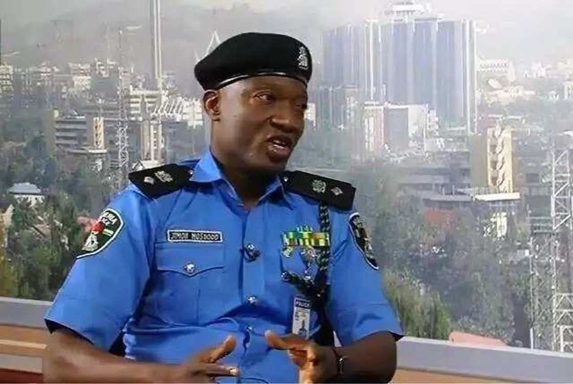 ‘Yan sanda sun samu gagarumar nasara, sun zakulo rikakkun ‘yan fashin da suka kashe Farfesa Halima ‘Yan sanda sun samu gagarumar nasara, sun zakulo rikakkun ‘yan fashin da suka kashe Farfesa Halima