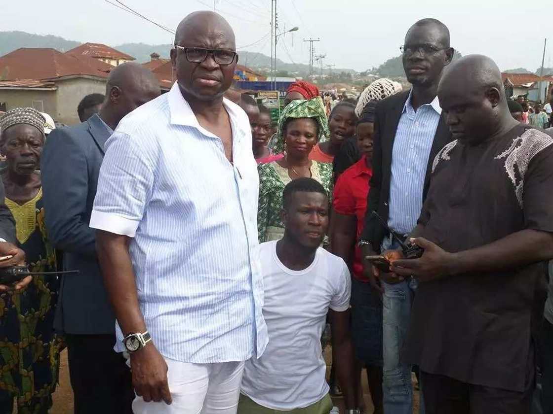 See what youth corper did to governor Fayose that landed him an automatic employment See what youth corper did to governor Fayose that landed him an automatic employment